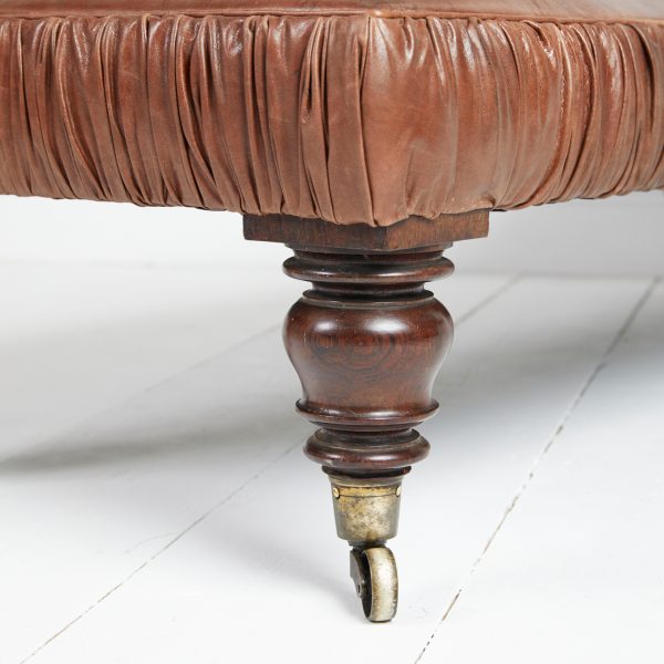 antique-leather-stool-leg1